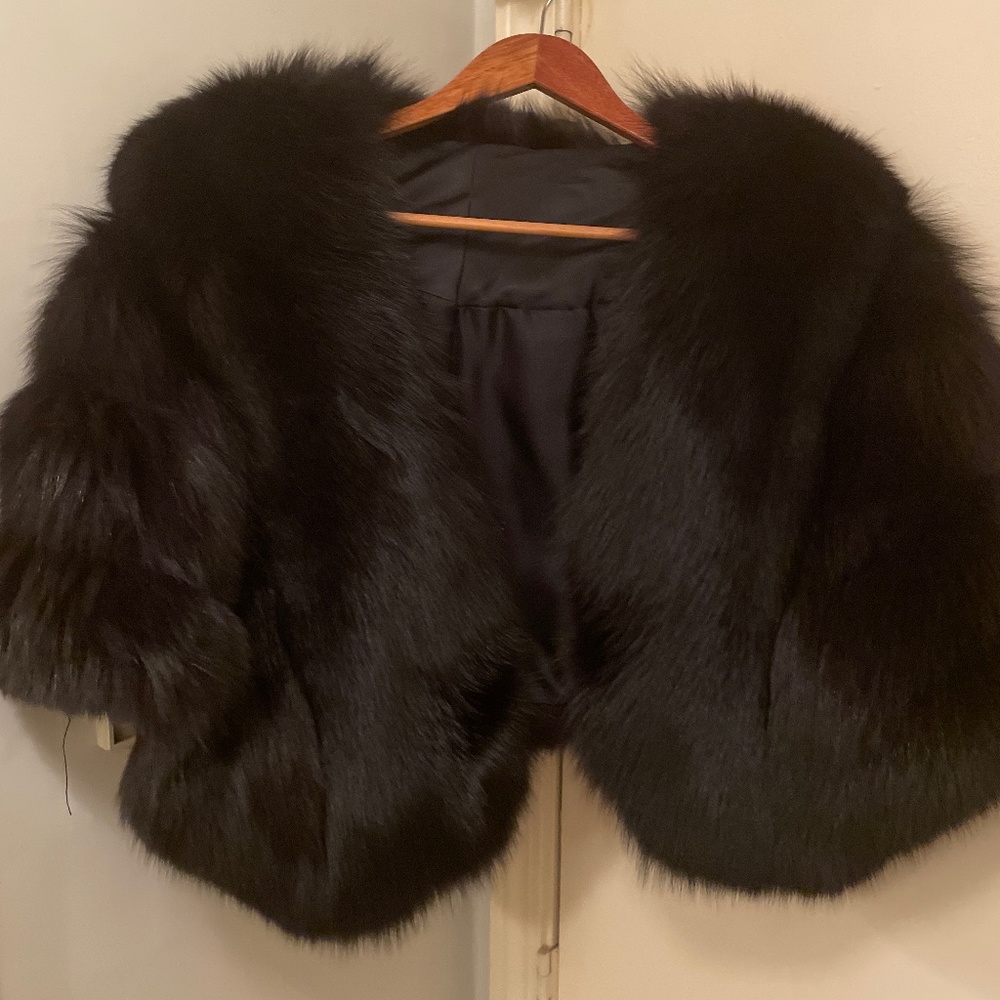 Black Fox capelet
